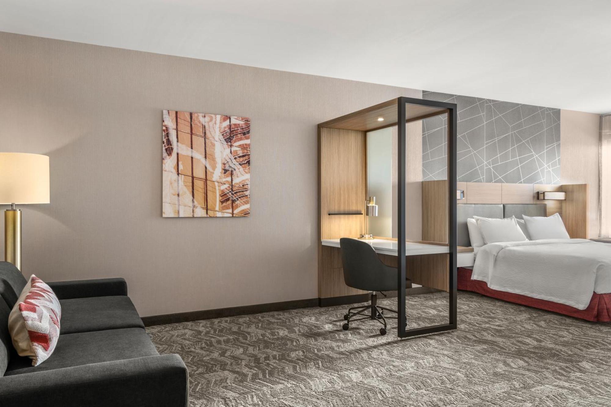 Springhill Suites By Marriott Menomonee Falls Exterior photo